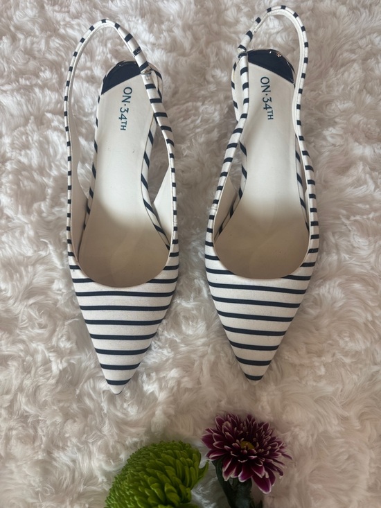 ON 34th Shoes - Women's Striped Pointed Toe Slingback 2in heels White/Black size 9M classy